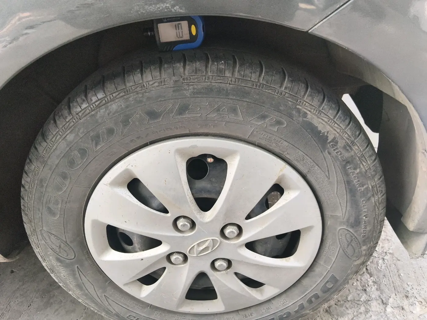 2011 Hyundai i10 ASTA 1.2, Petrol, Manual, 61,855 km, tyre