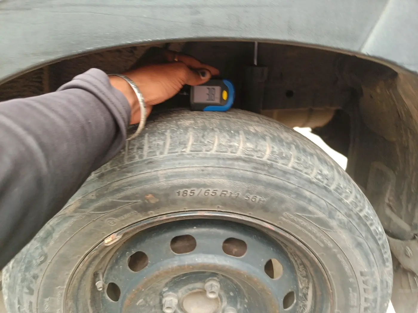2017 Mahindra Kuv100 K4 D 6 STR, Diesel, Manual, 78,292 km, tyre