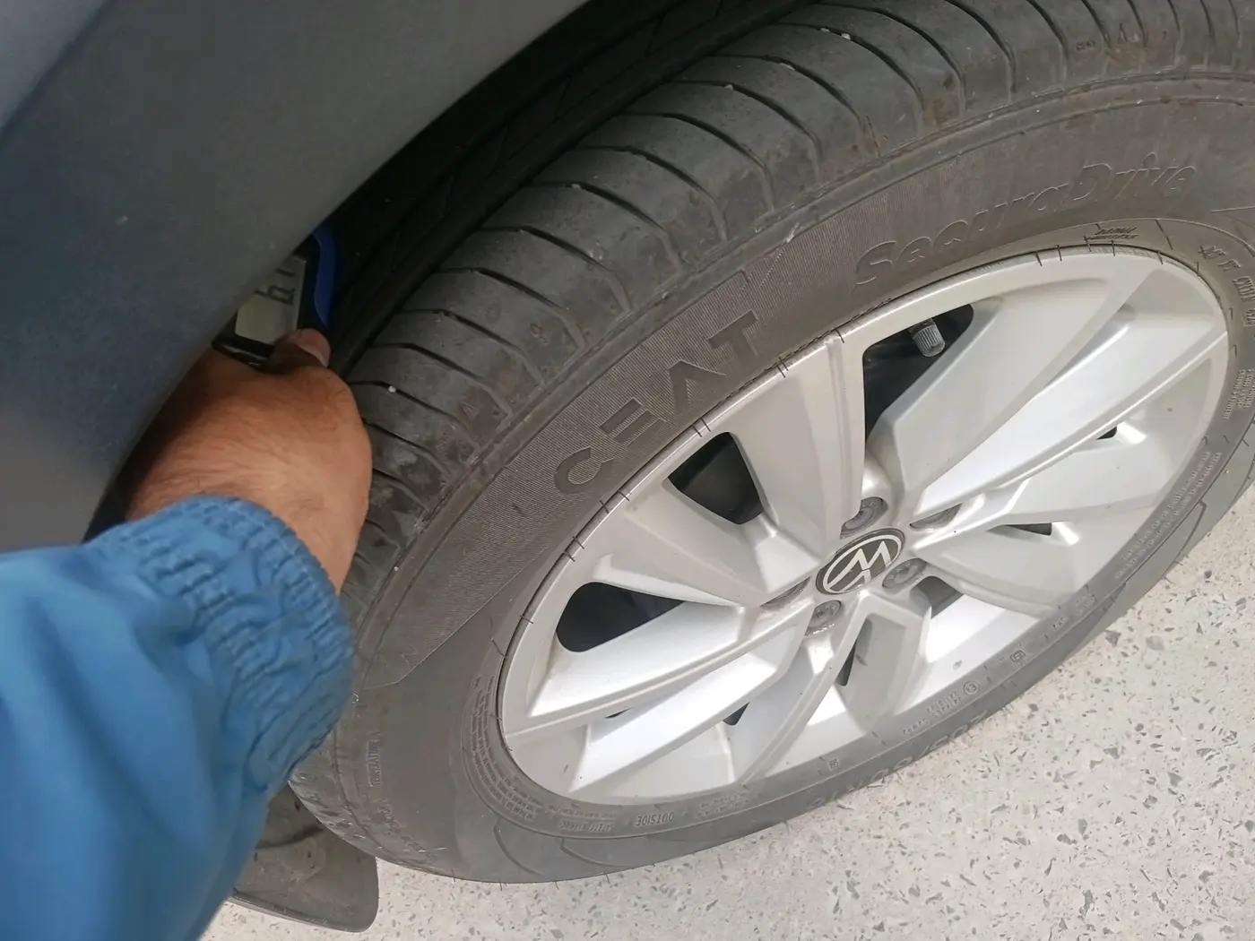 2024 Volkswagen TAIGUN HIGHLINE 1.0 TSI AT, Petrol, Automatic, 23,800 km, tyre
