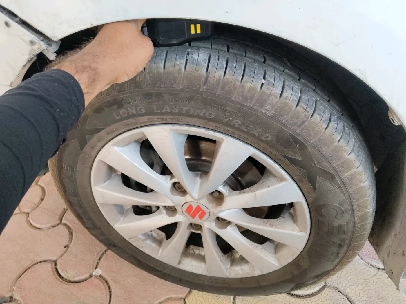 2012 Maruti Ertiga VDI, Diesel, Manual, 2,93,968 km, tyre
