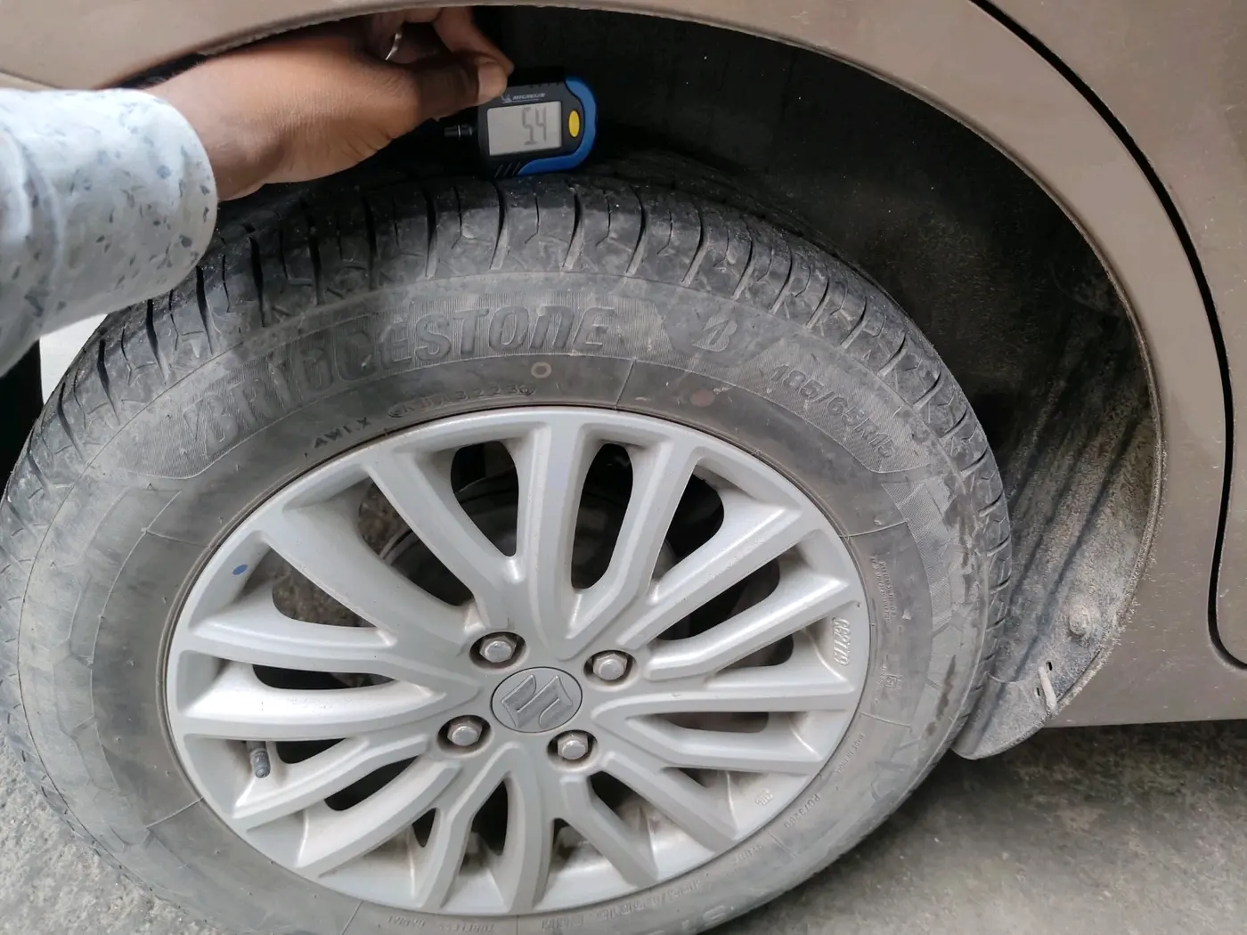 2018 Maruti Dzire ZXI, Petrol, Manual, 46,696 km, tyre