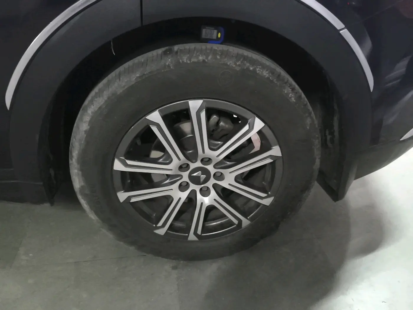 2022 Mahindra XUV700 AX 7 LUXURY D AWD AT 7 STR, Diesel, Automatic, 39,056 km, tyre