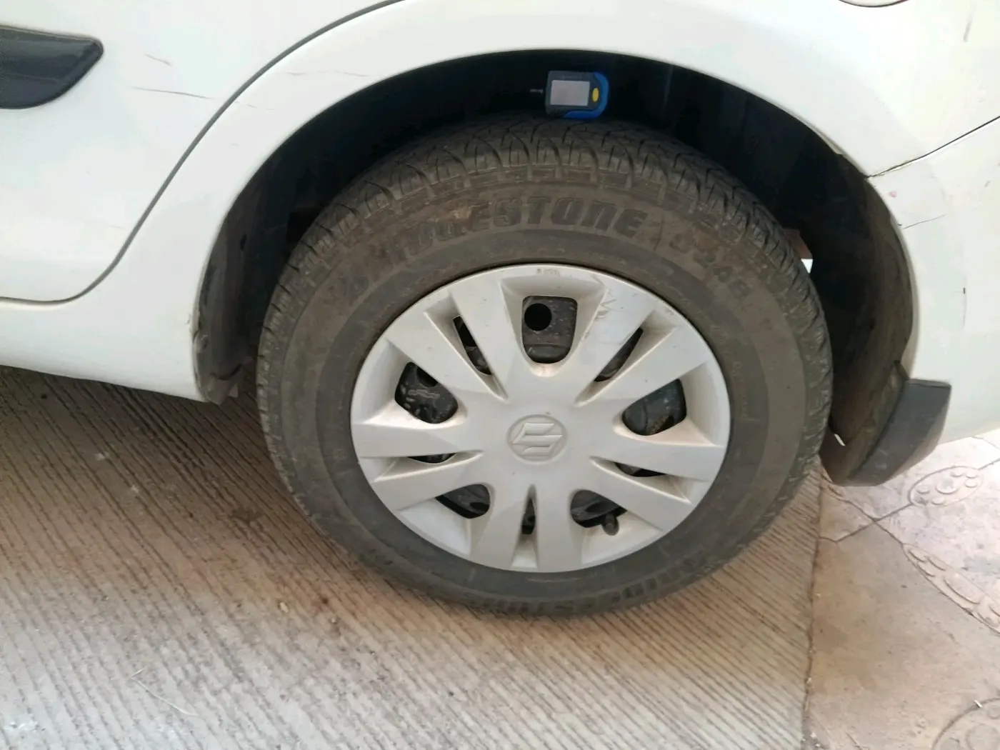 2012 Maruti Swift Dzire VXI, CNG, Manual, 1,56,185 km, tyre