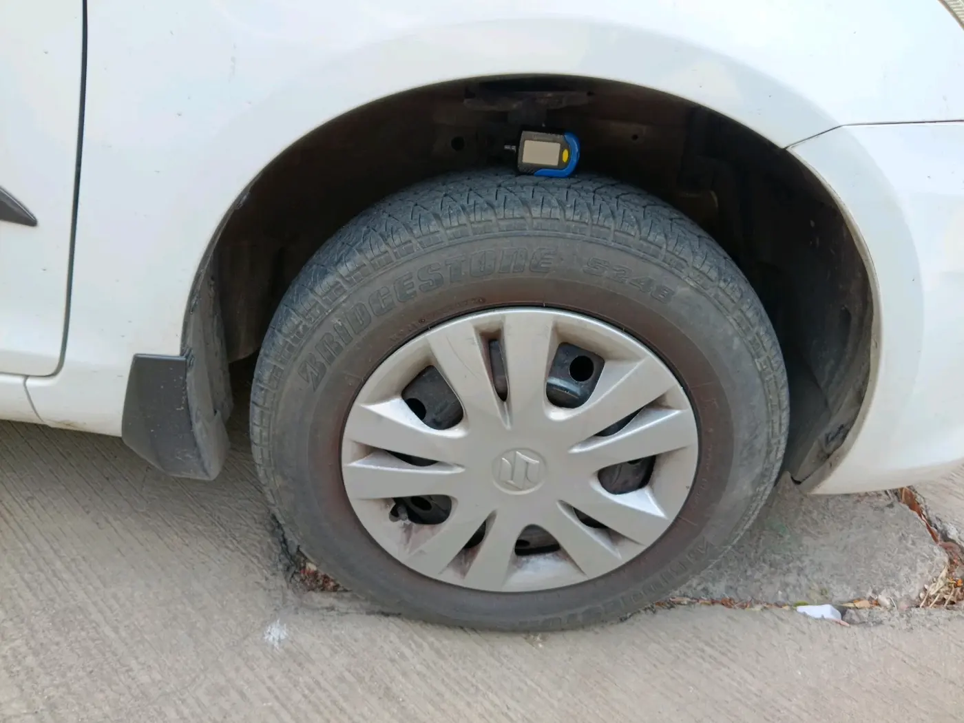 2012 Maruti Swift Dzire VXI, CNG, Manual, 1,56,185 km, tyre