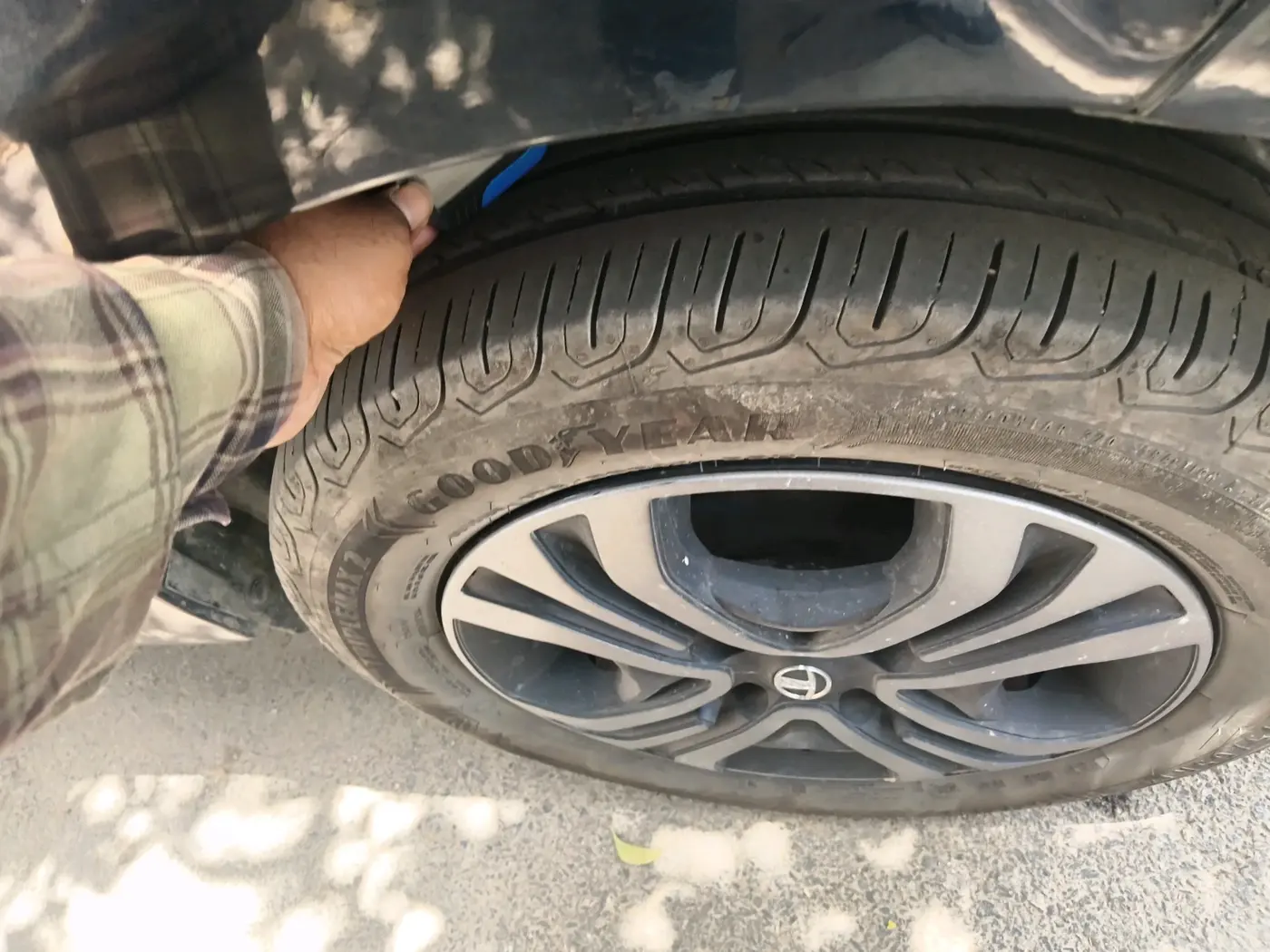2023 Tata TIGOR XZ PLUS CNG, CNG, Manual, 63,575 km, tyre