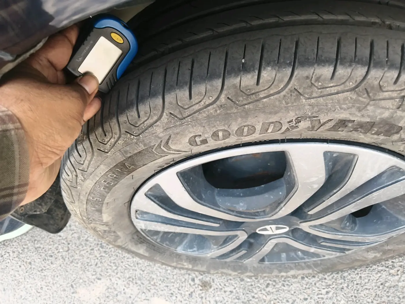 2023 Tata TIGOR XZ PLUS CNG, CNG, Manual, 63,575 km, tyre