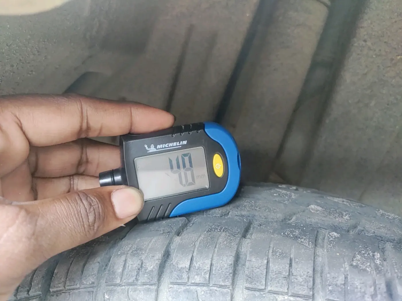 2013 Maruti Swift VDI, Diesel, Manual, 1,01,208 km, tyre