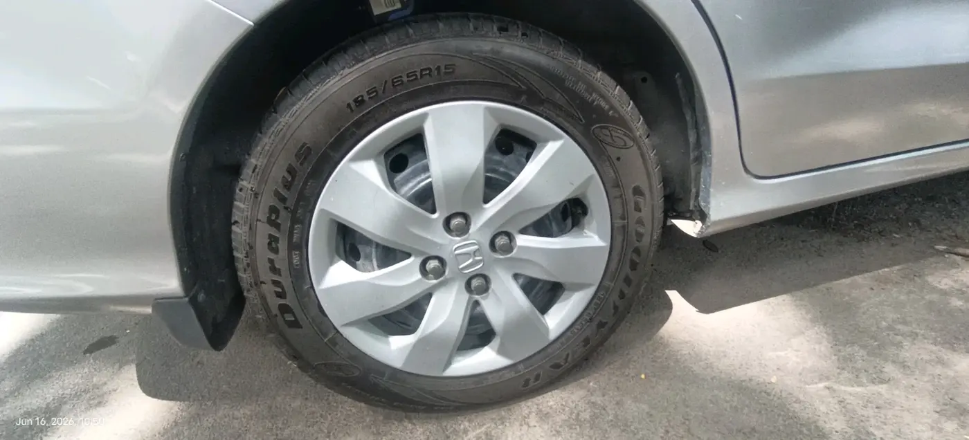 2015 Honda Mobilio 1.5L I-VTEC S, Petrol, Manual, 49,500 km, tyre