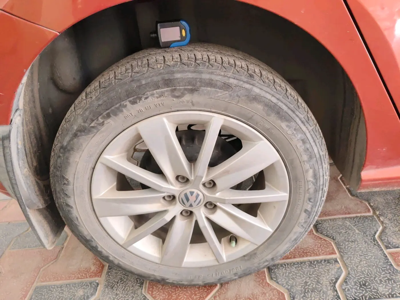 2016 Volkswagen Polo HIGHLINE1.5L, Diesel, Manual, 52,970 km, tyre