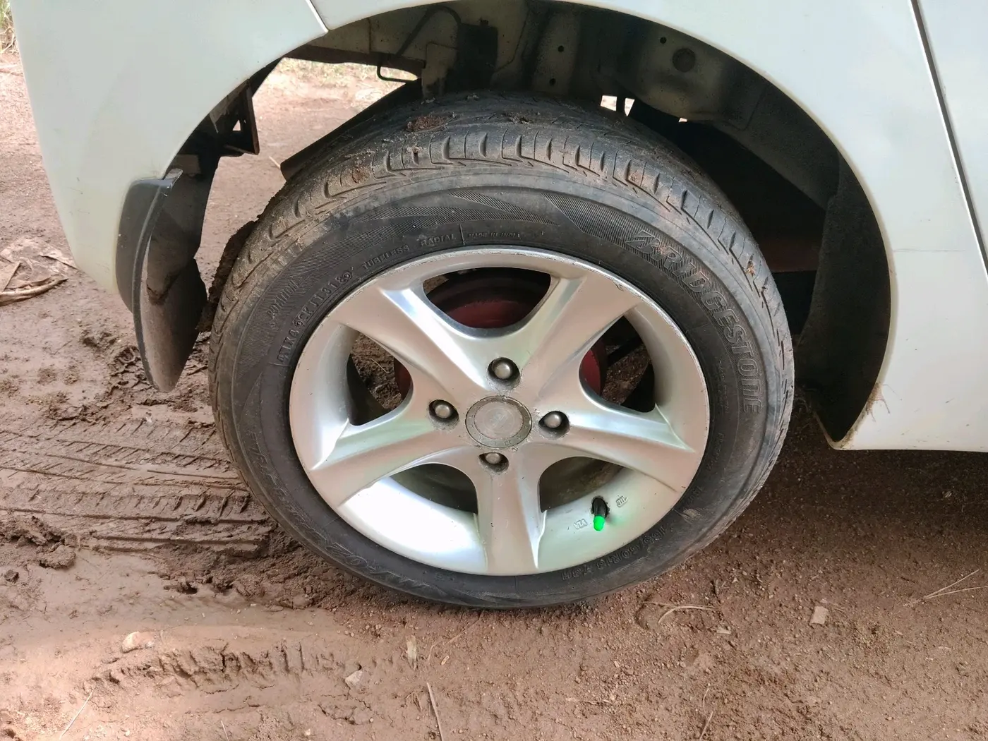 2016 Hyundai Eon ERA +, Petrol, Manual, 49,330 km, tyre