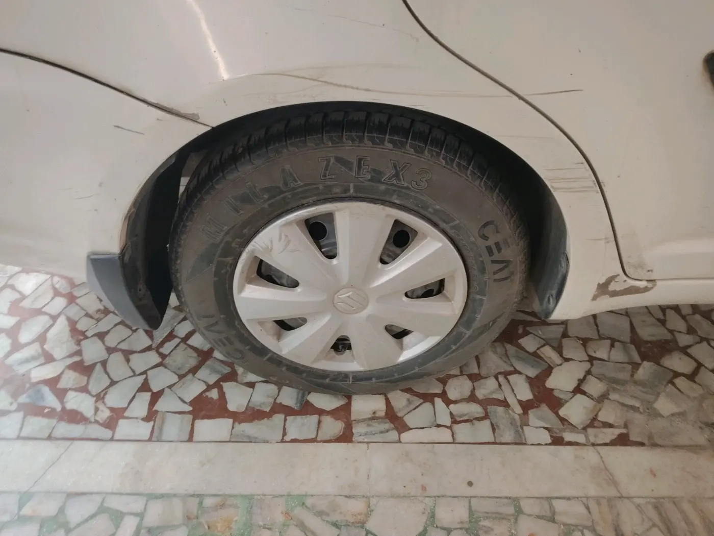 2011 Maruti Swift Dzire VXI, CNG, Manual, 65,059 km, tyre