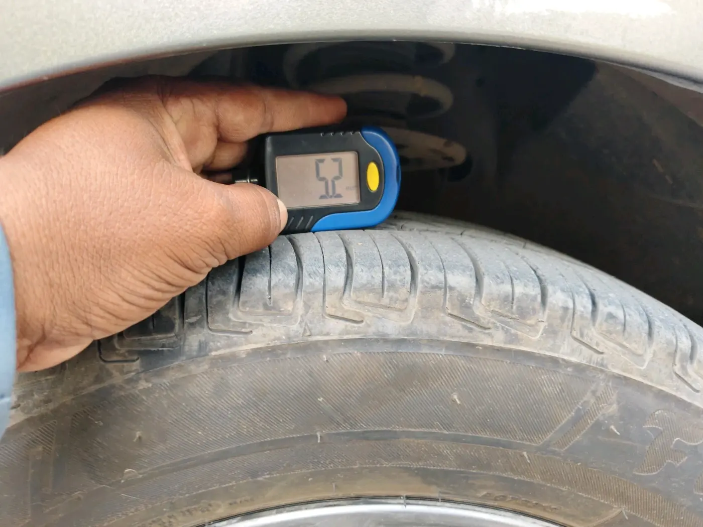 2021 Maruti Ertiga ZXI AT SHVS, Petrol, Automatic, 56,695 km, tyre