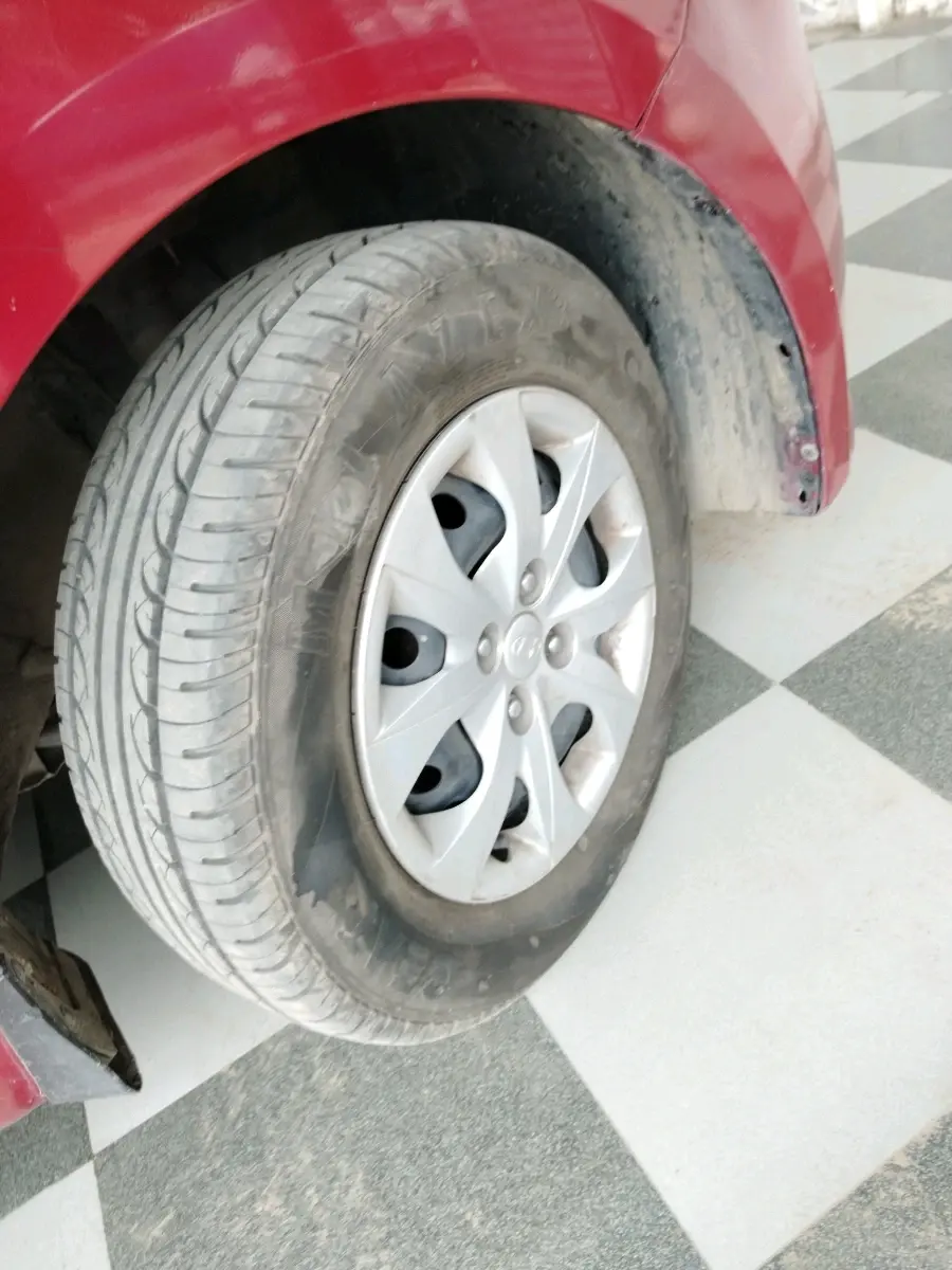 2015 Hyundai Elite i20 MAGNA 1.2, CNG, Manual, 1,19,087 km, tyre