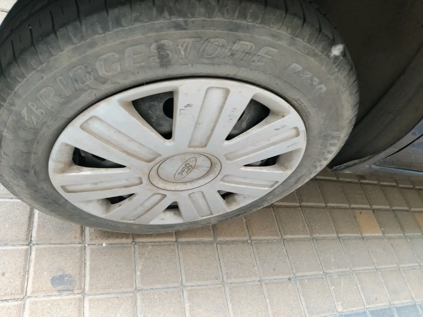 2011 Ford Figo TITANIUM 1.2 PETROL, Petrol, Manual, 43,496 km, tyre