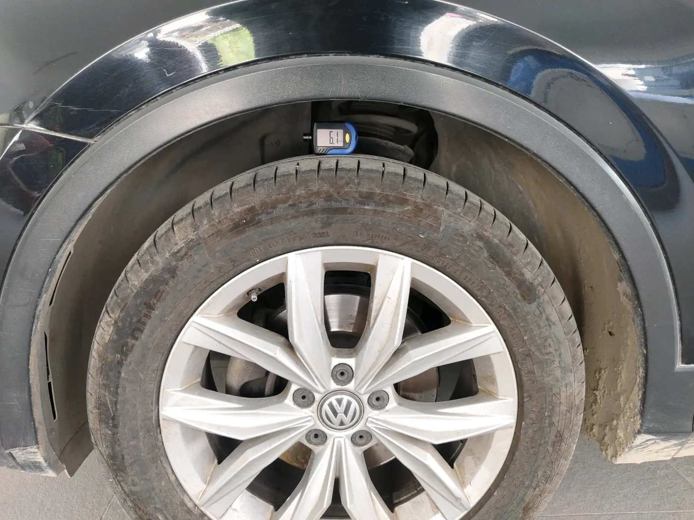 2019 Volkswagen TIGUAN HIGHLINE TDI AT, Diesel, Automatic, 1,32,747 km, tyre