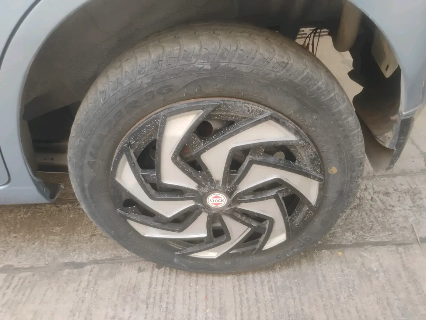 2013 Maruti Wagon R 1.0 VXI, Petrol, Manual, 65,305 km, tyre