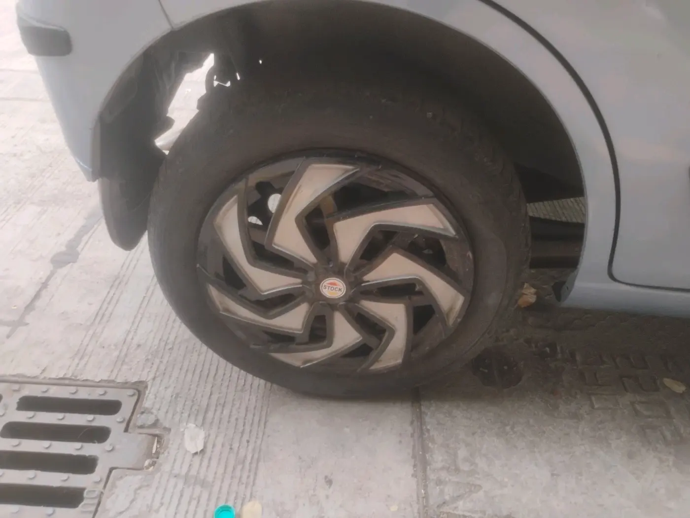2013 Maruti Wagon R 1.0 VXI, Petrol, Manual, 65,305 km, tyre