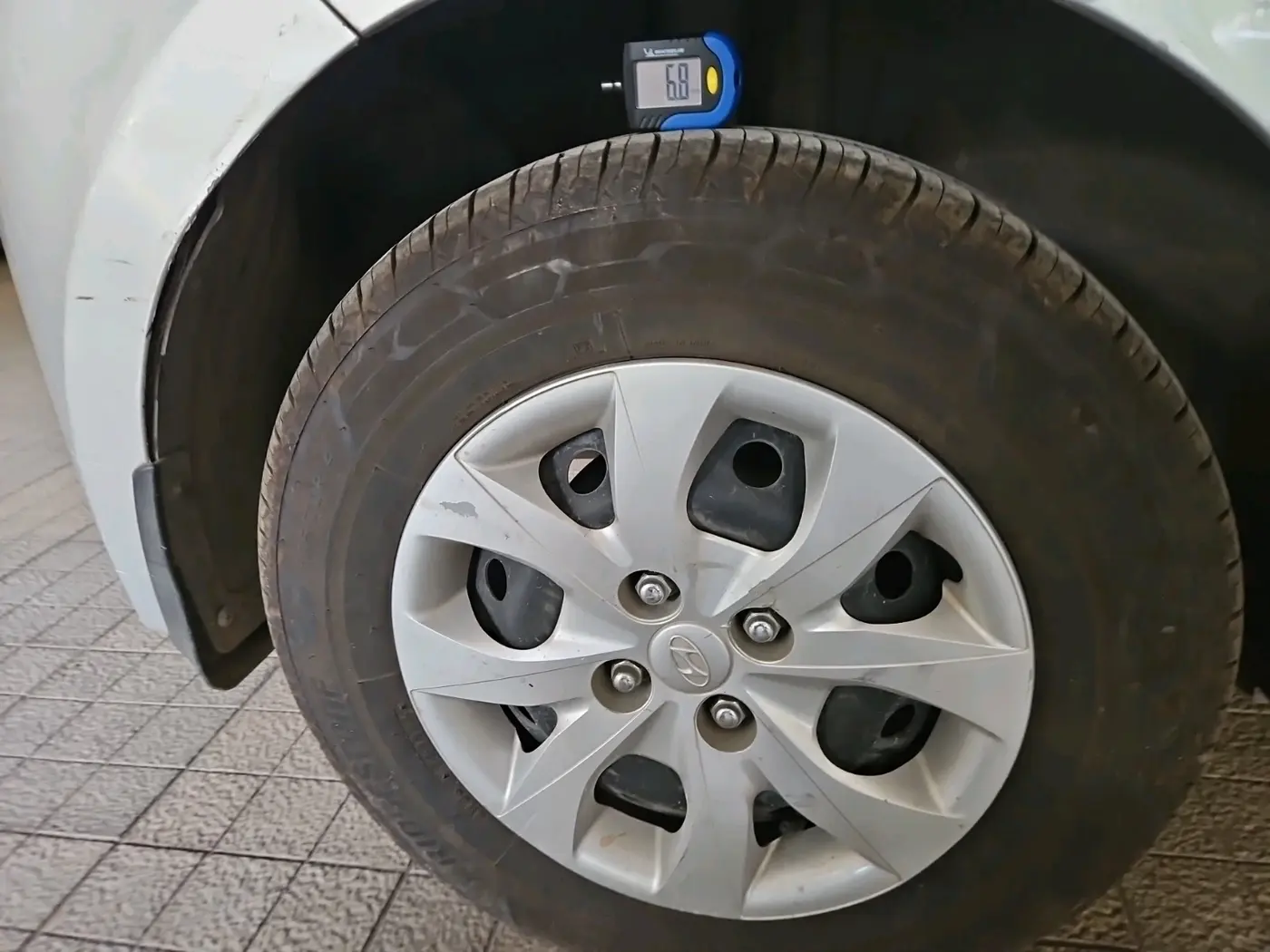 2015 Hyundai Elite i20 MAGNA 1.2, CNG, Manual, 98,939 km, tyre