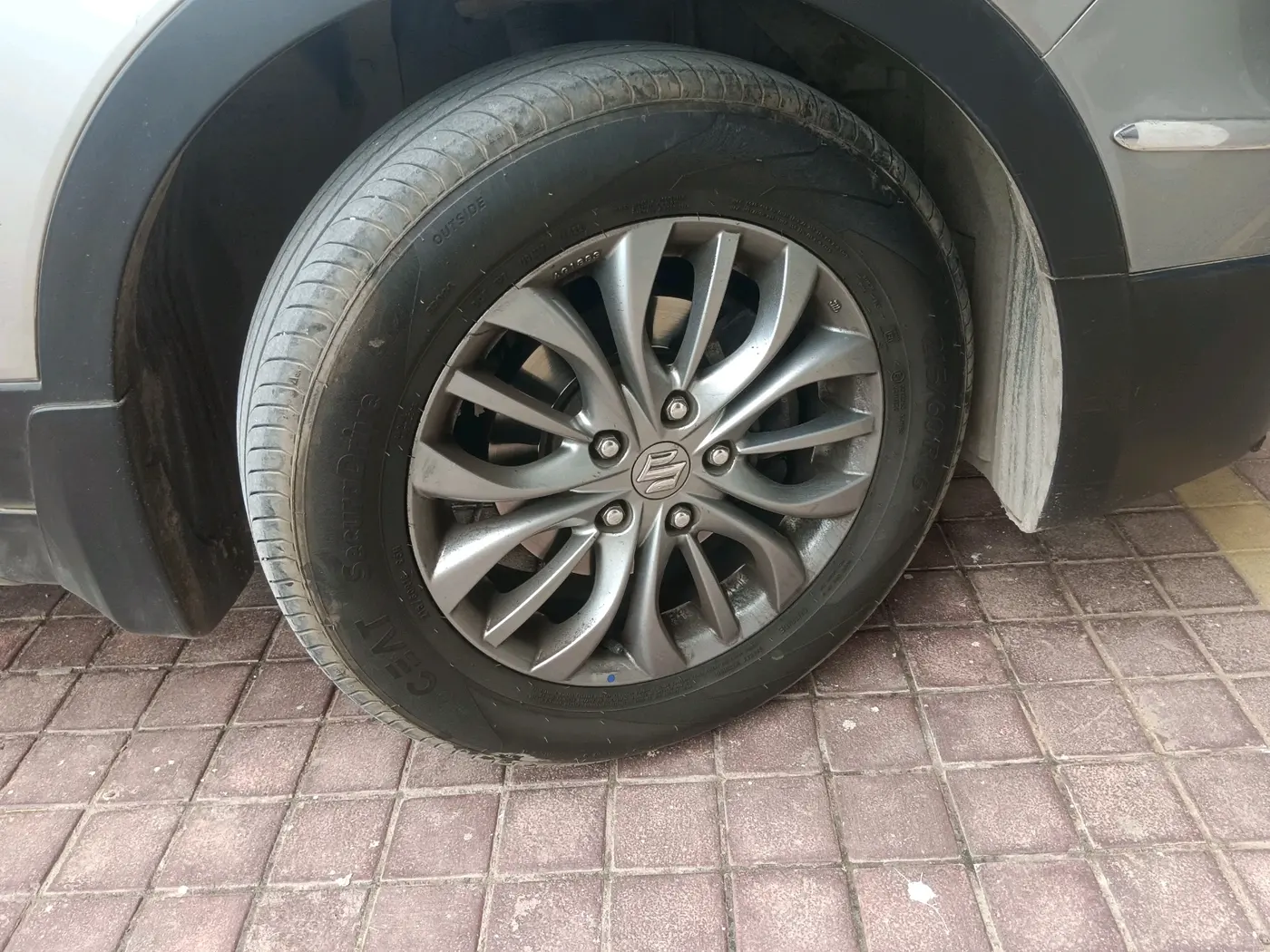 2017 Maruti S Cross ALPHA 1.3, Diesel, Manual, 1,13,561 km, tyre