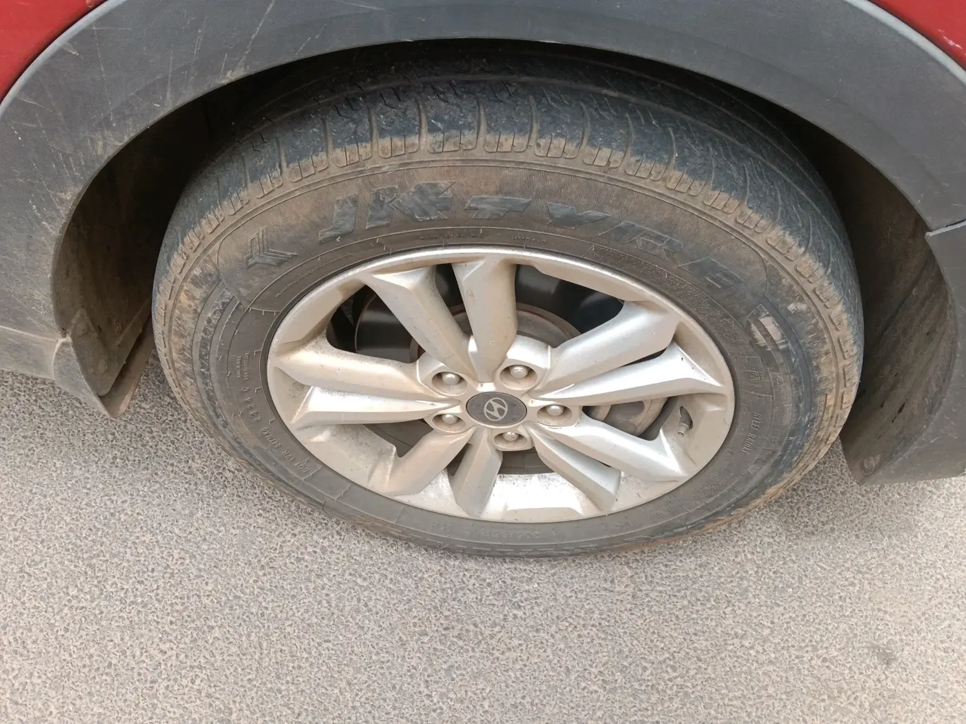2015 Hyundai Creta SX 1.6 DIESEL, Diesel, Manual, 1,37,588 km, tyre