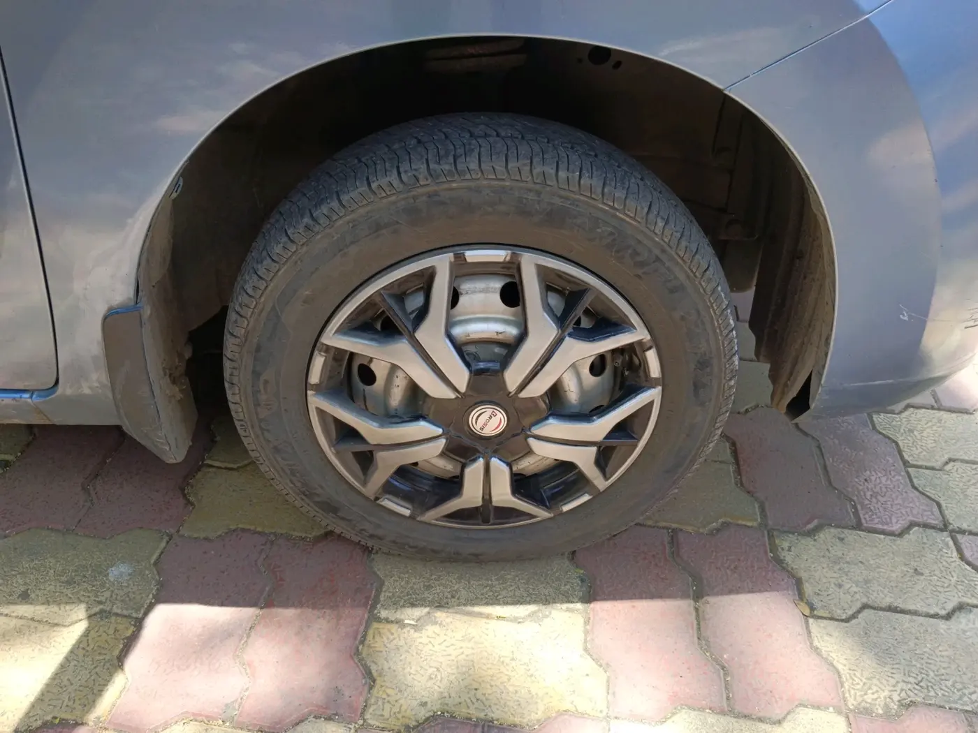 2014 Maruti Wagon R 1.0 LXI CNG, CNG, Manual, 78,109 km, tyre