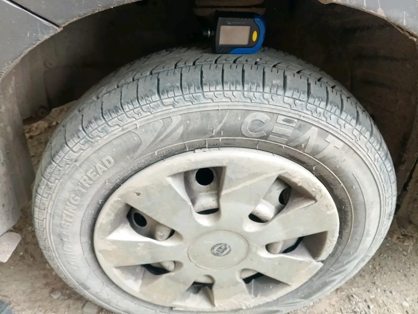 2013 Maruti Wagon R 1.0 LXI CNG, CNG, Manual, 78,880 km, tyre