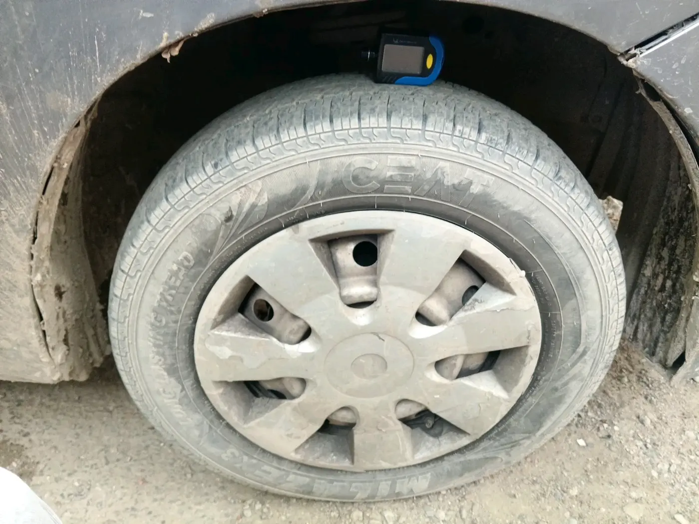 2013 Maruti Wagon R 1.0 LXI CNG, CNG, Manual, 78,880 km, tyre