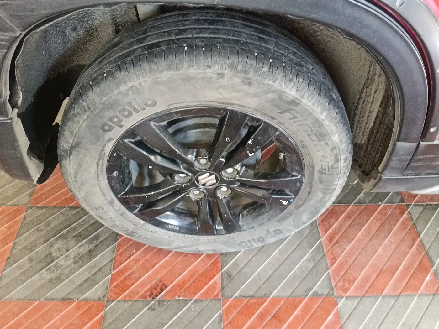 2018 Maruti Vitara Brezza ZDI PLUS AMT, Diesel, Automatic, 1,35,837 km, tyre