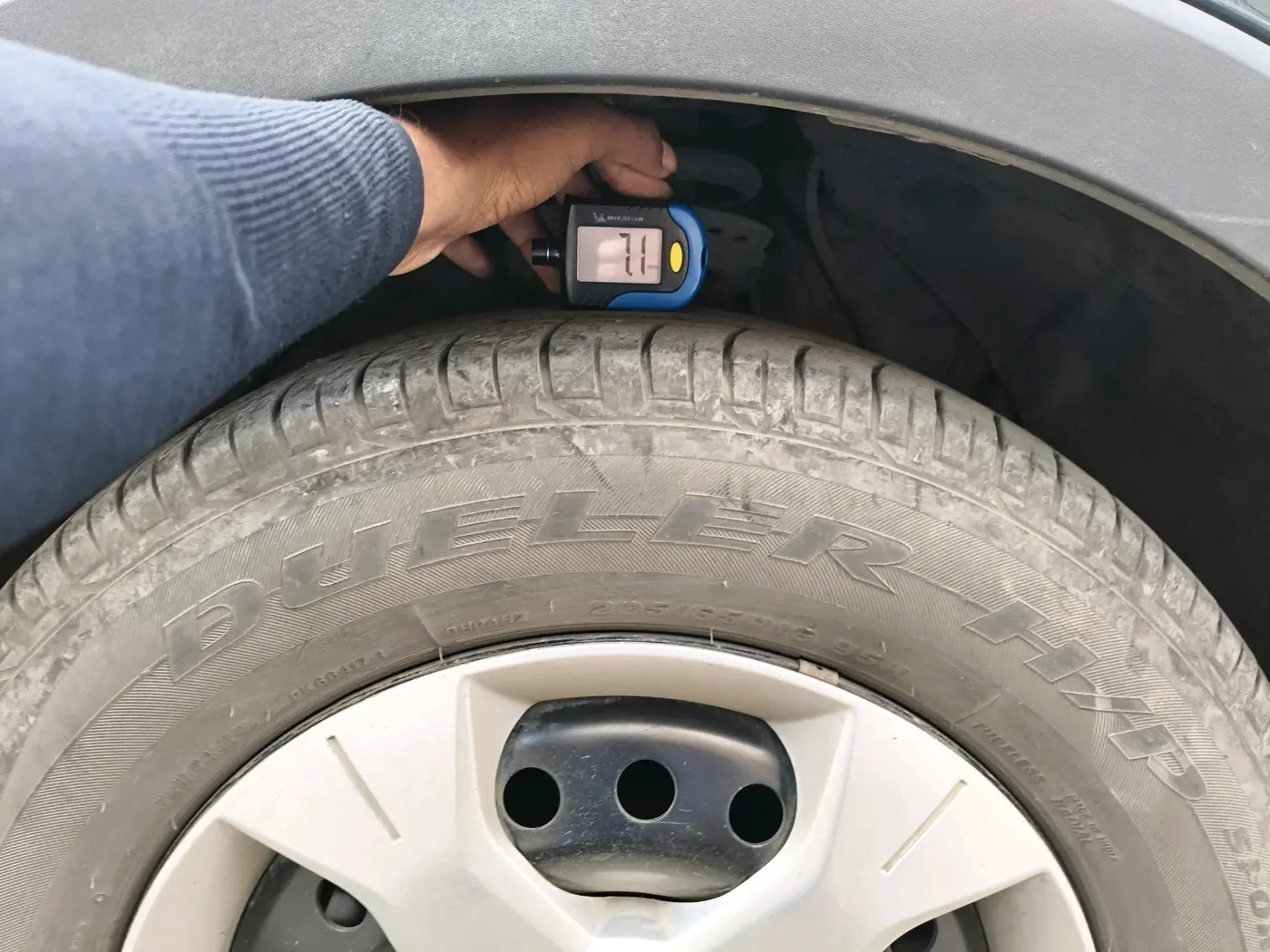 2022 Mahindra XUV300 W6 1.2 PETROL, Petrol, Manual, 13,114 km, tyre