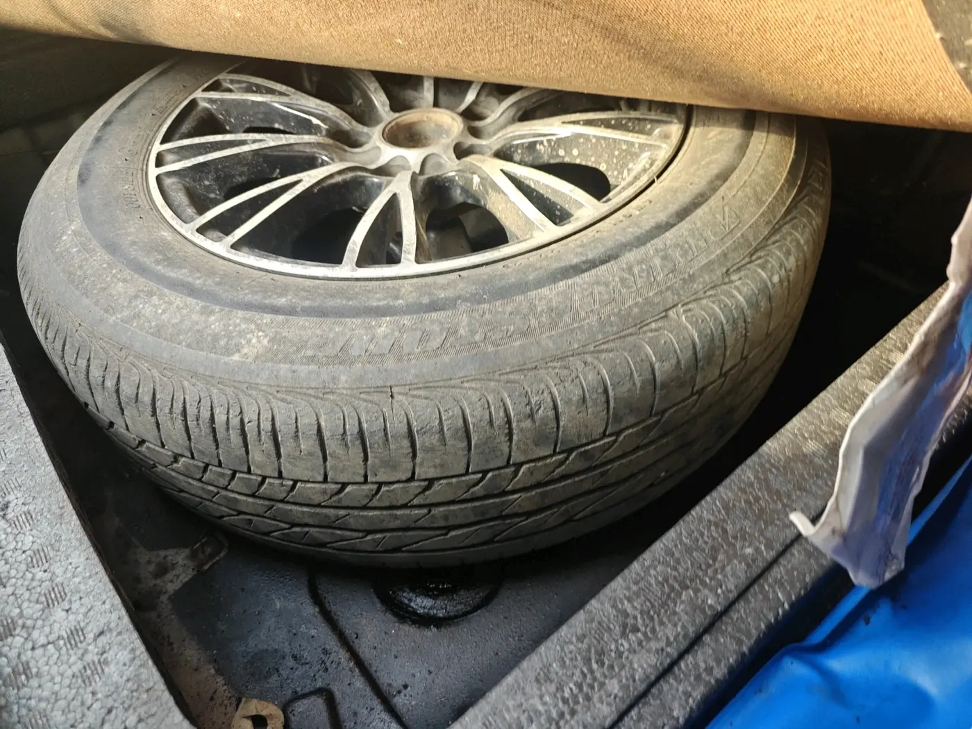 2013 Maruti SX4 VXI, Petrol, Manual, 27,706 km, tyre