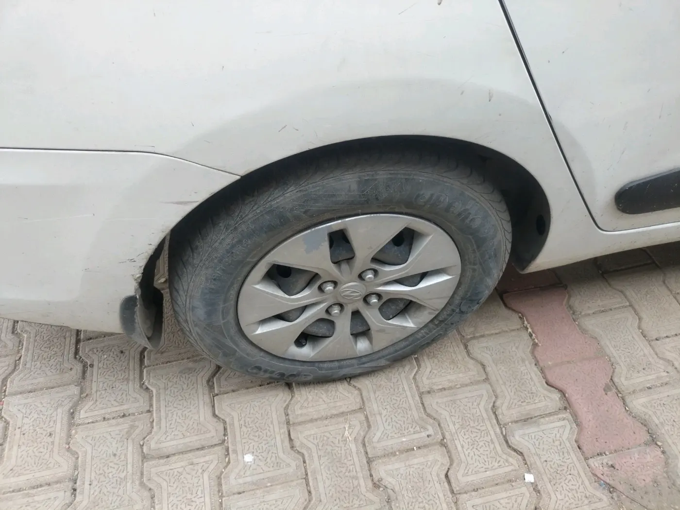 2017 Hyundai Xcent S 1.2 CRDI, Diesel, Manual, 69,476 km, tyre