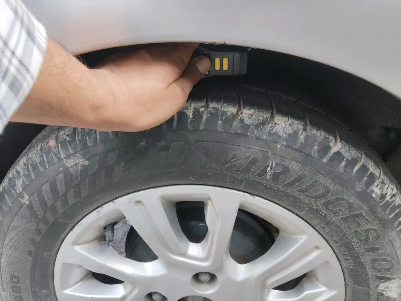 2017 Tata Tiago XZA PETROL, Petrol, Automatic, 65,860 km, tyre