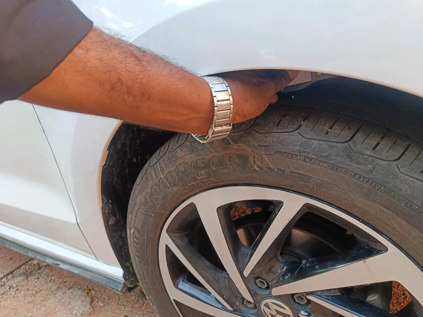2019 Volkswagen Vento HIGHLINE PLUS 1.2 AT, Petrol, Automatic, 75,766 km, tyre