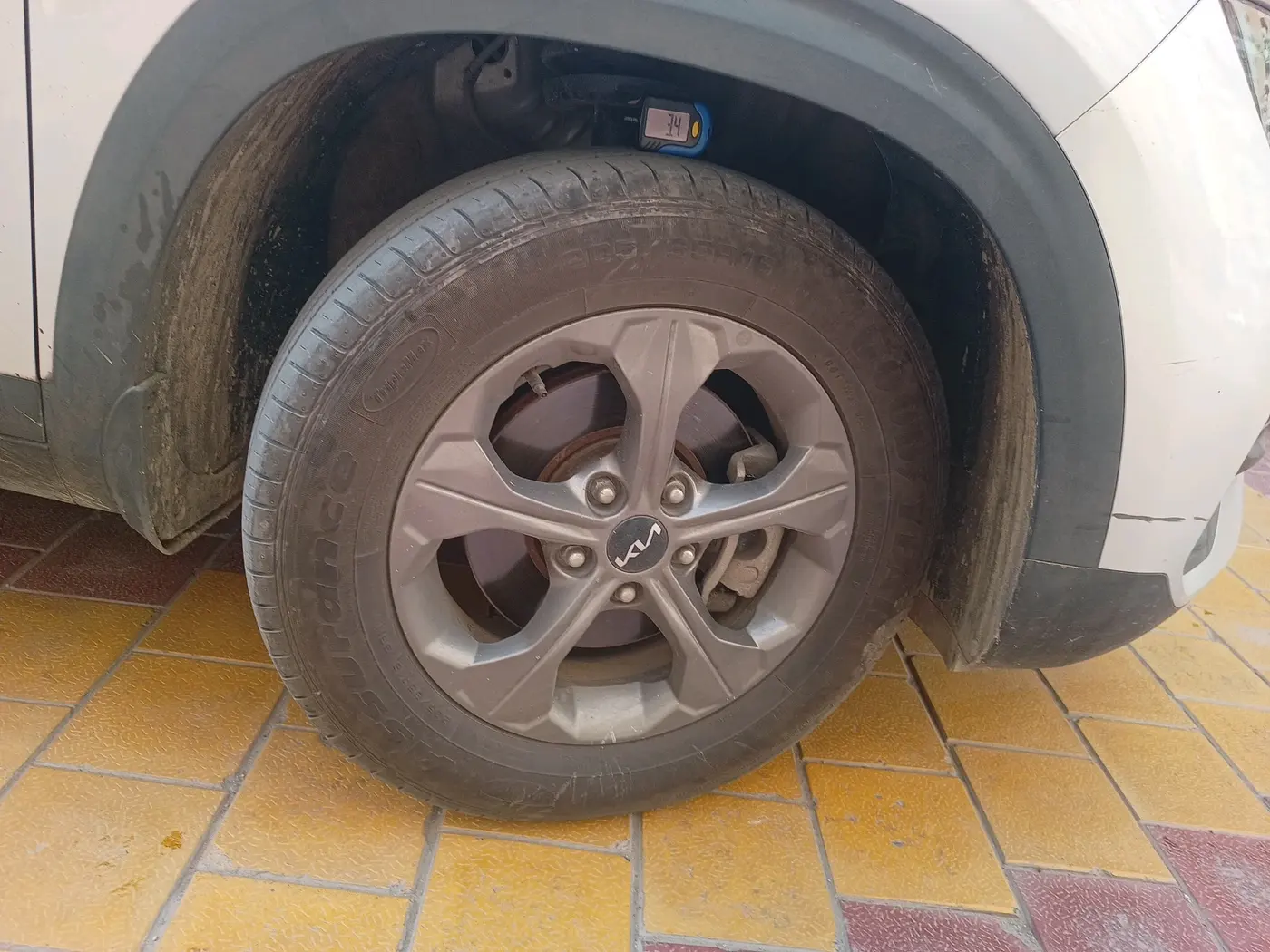 2023 KIA SELTOS HTK PLUS 1.5 IMT, Petrol, Manual, 27,945 km, tyre