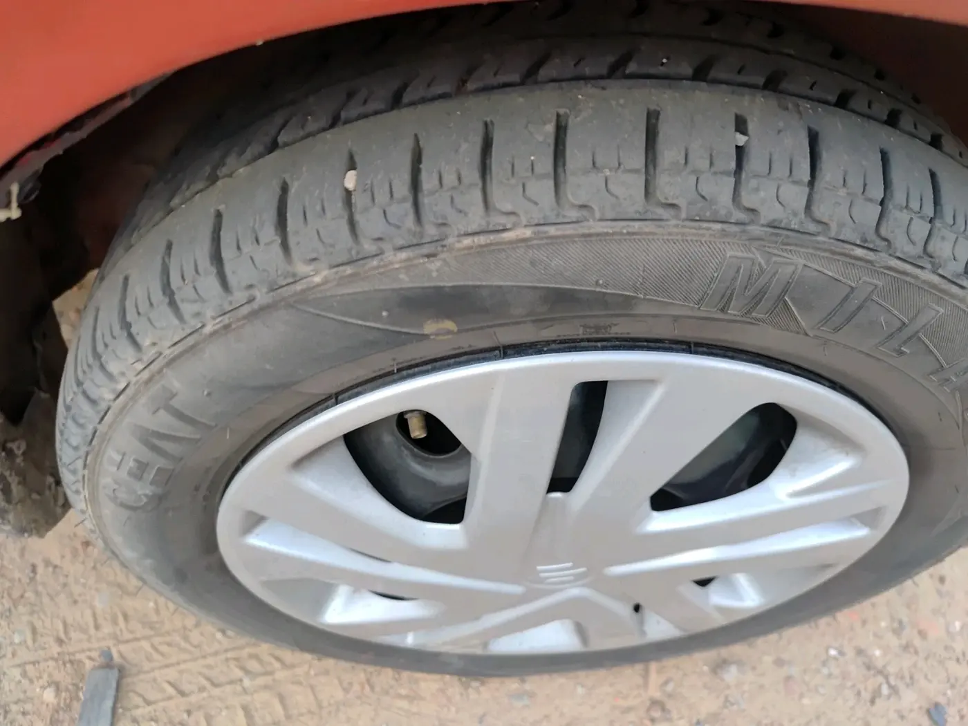 2011 Maruti Alto K10 VXI, Petrol, Manual, 1,28,368 km, tyre