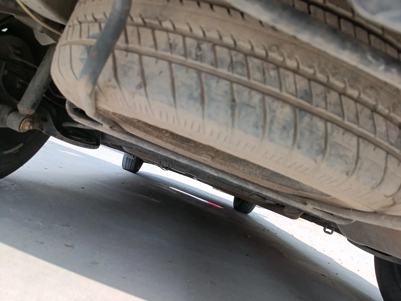 2018 Maruti Ertiga VXI, CNG, Manual, 95,223 km, tyre