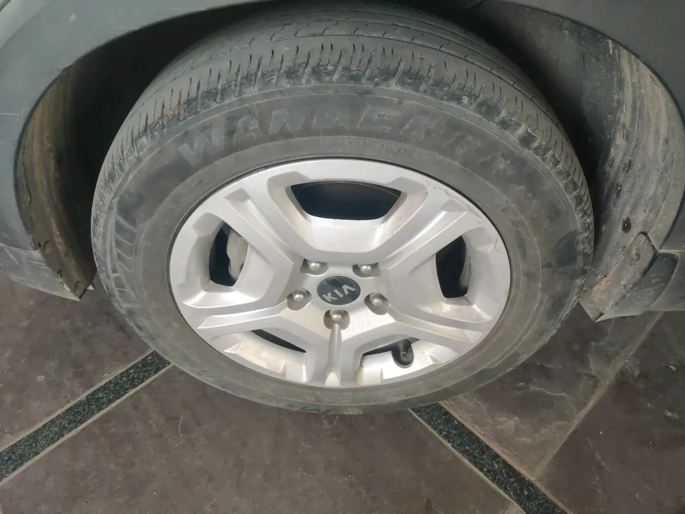2021 KIA SONET HTK PLUS 1.5, Diesel, Manual, 43,856 km, tyre