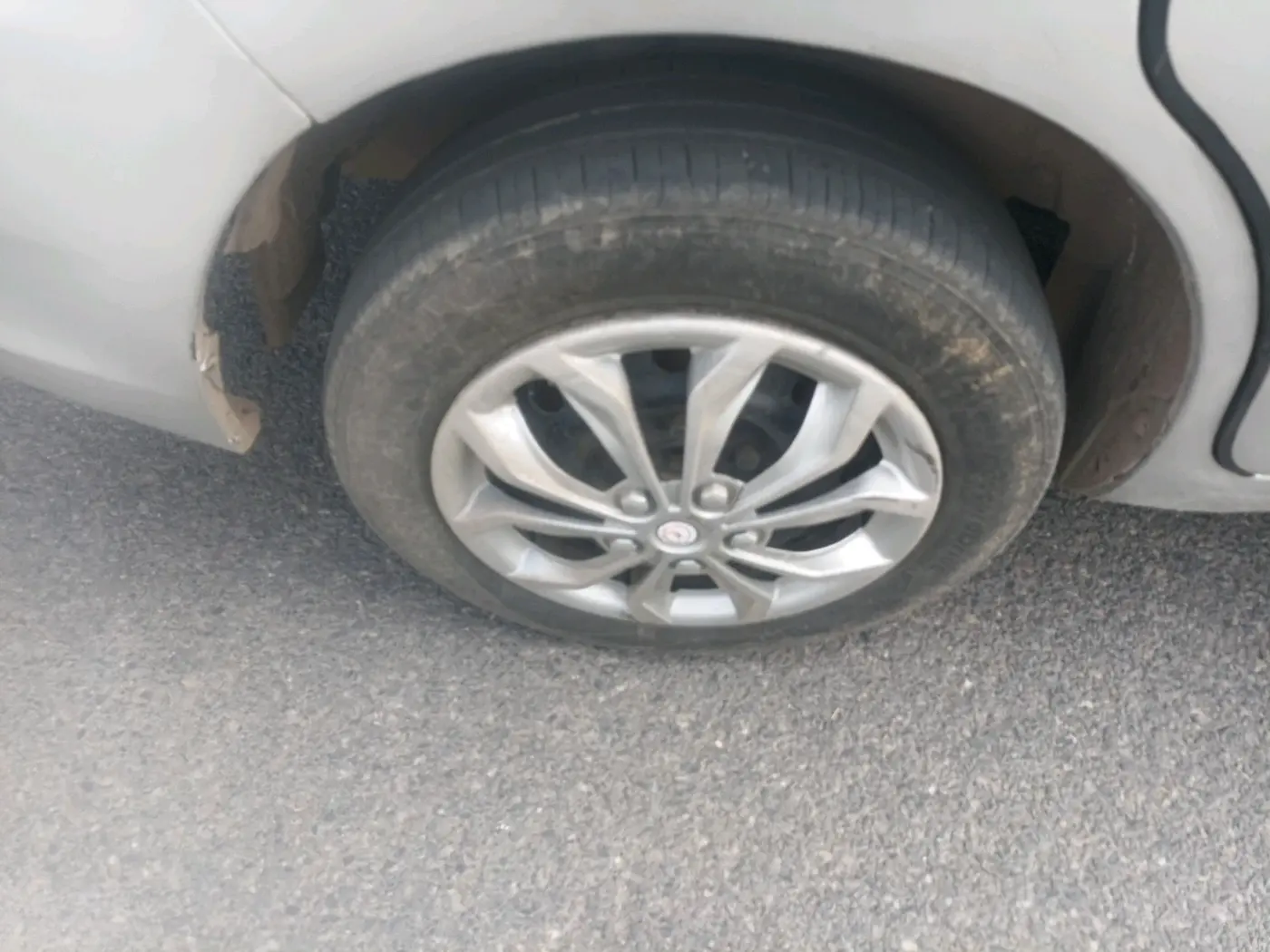 2016 Maruti Ertiga VXI CNG, CNG, Manual, 1,56,318 km, tyre
