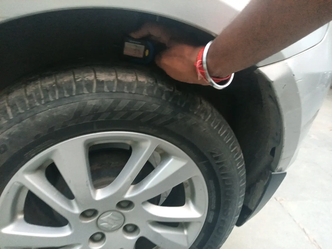 2014 Maruti Swift ZXI, Petrol, Manual, 76,921 km, tyre