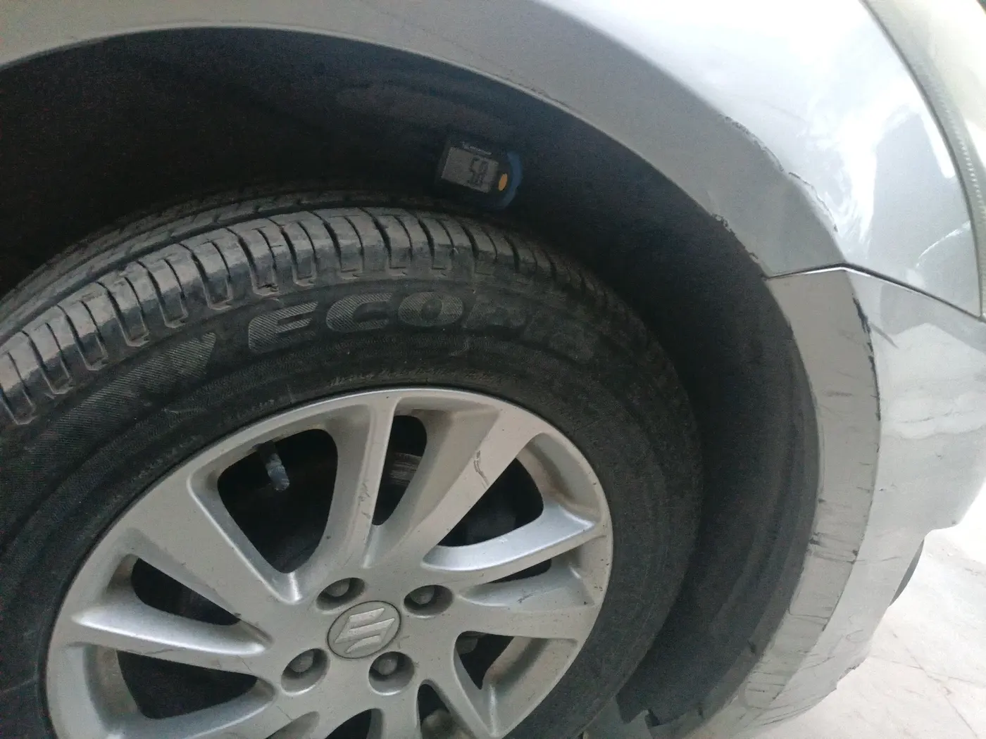 2014 Maruti Swift ZXI, Petrol, Manual, 76,921 km, tyre