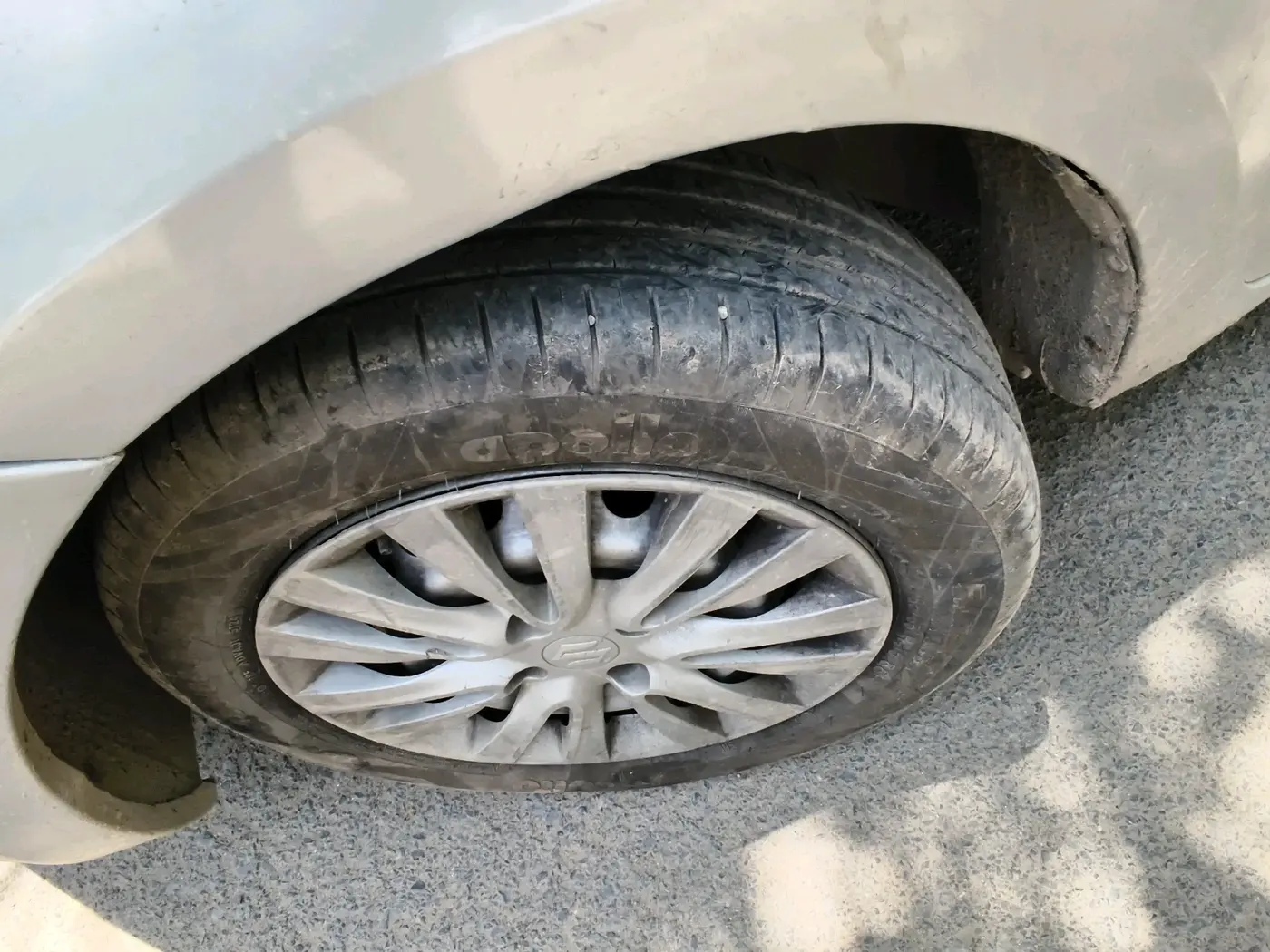 2021 Maruti Swift LXI, CNG, Manual, 73,547 km, tyre