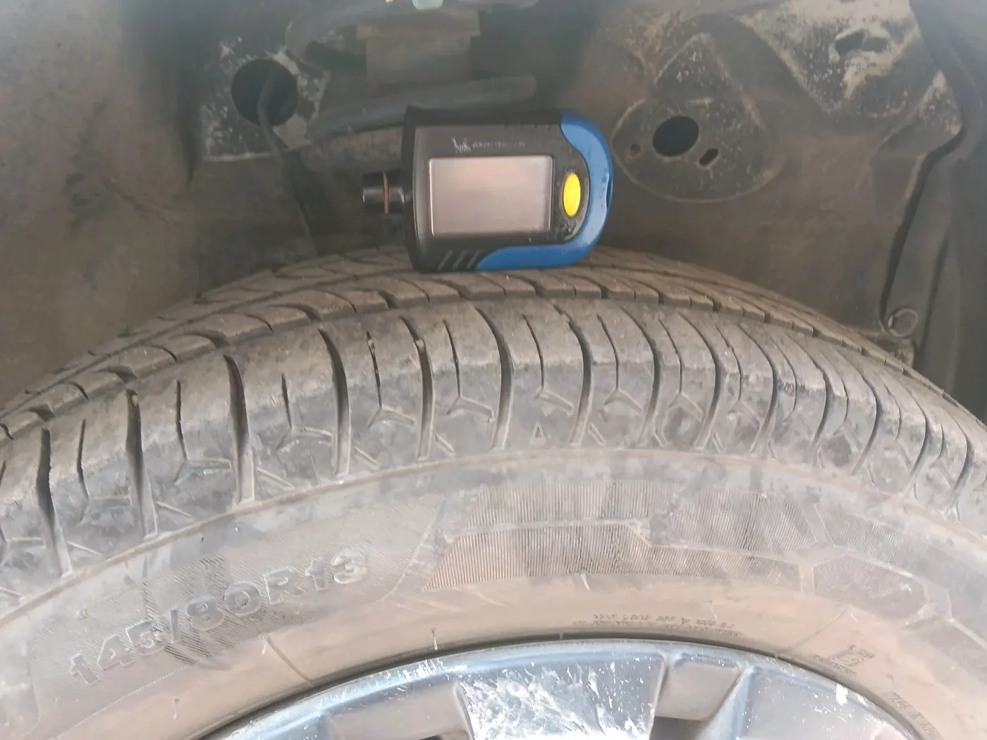 2014 Maruti Wagon R 1.0 LXI CNG, CNG, Manual, 1,11,683 km, tyre