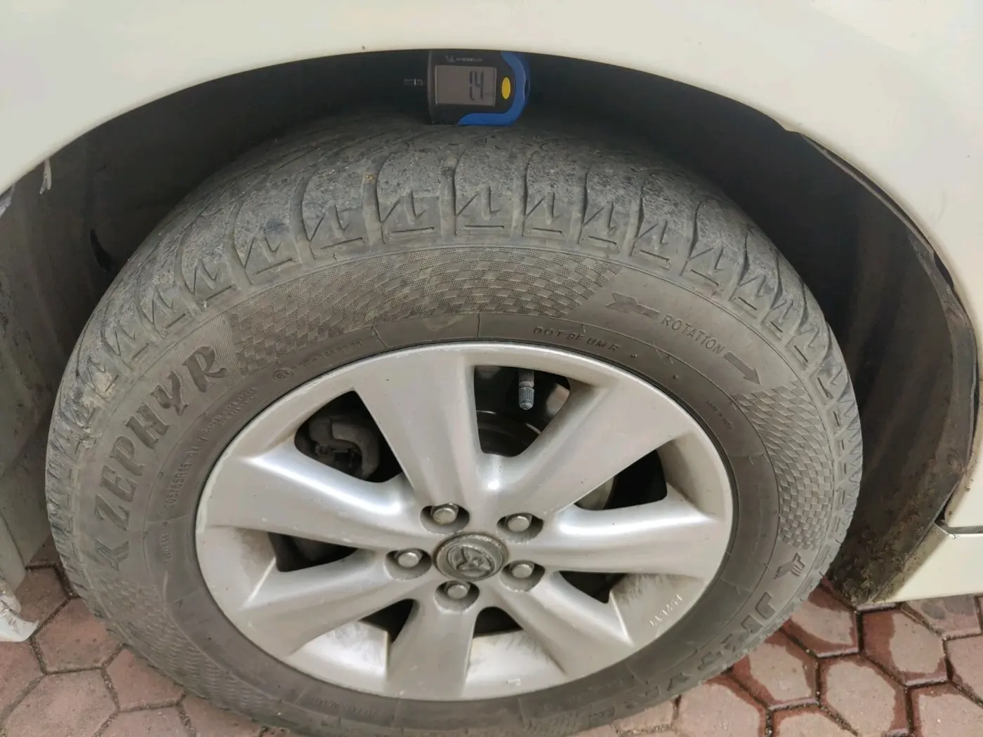 2012 Toyota Corolla Altis G DIESEL, Diesel, Manual, 2,62,385 km, tyre