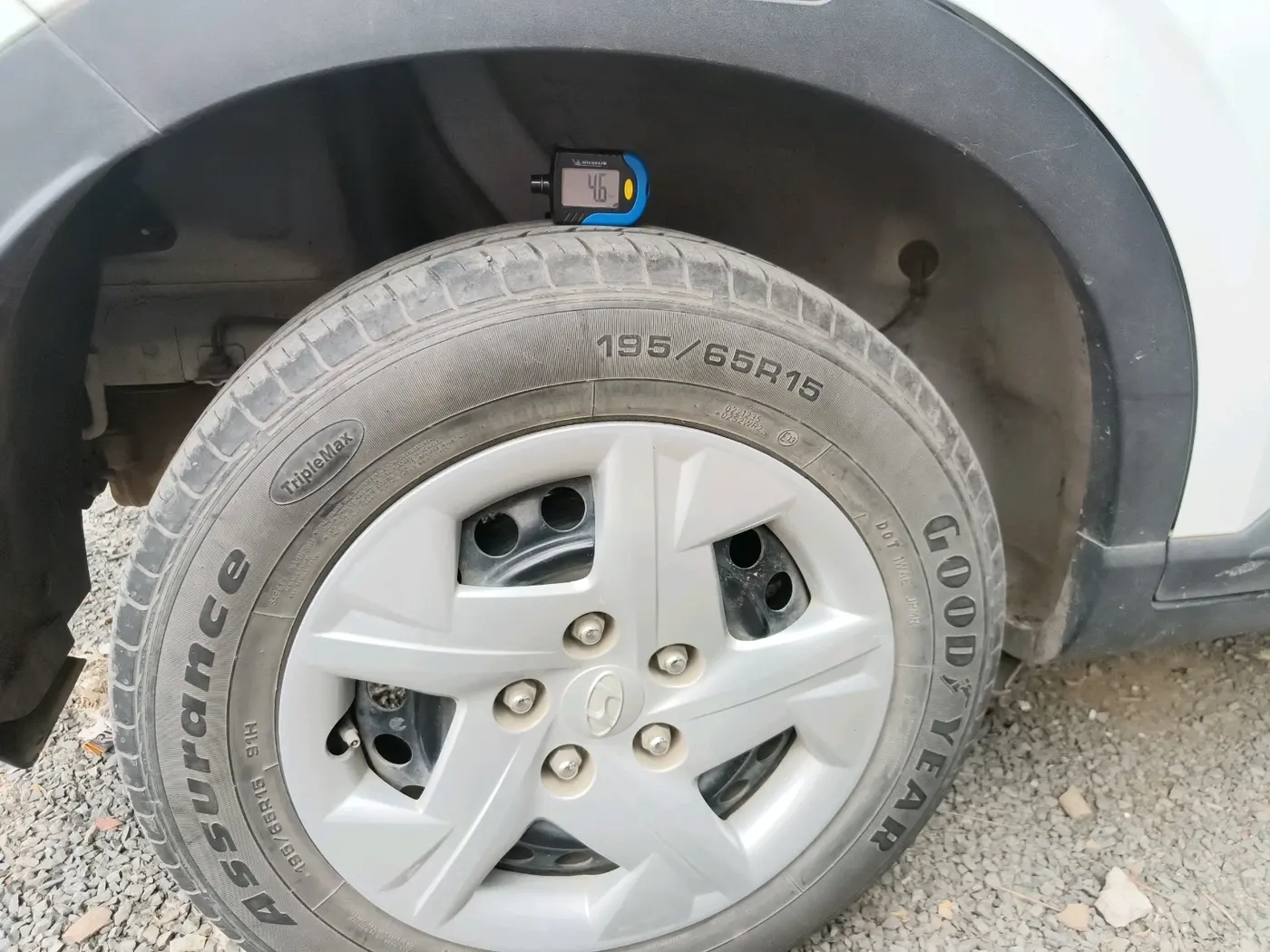 2021 Hyundai VENUE S 1.2, Petrol, Manual, 26,085 km, tyre