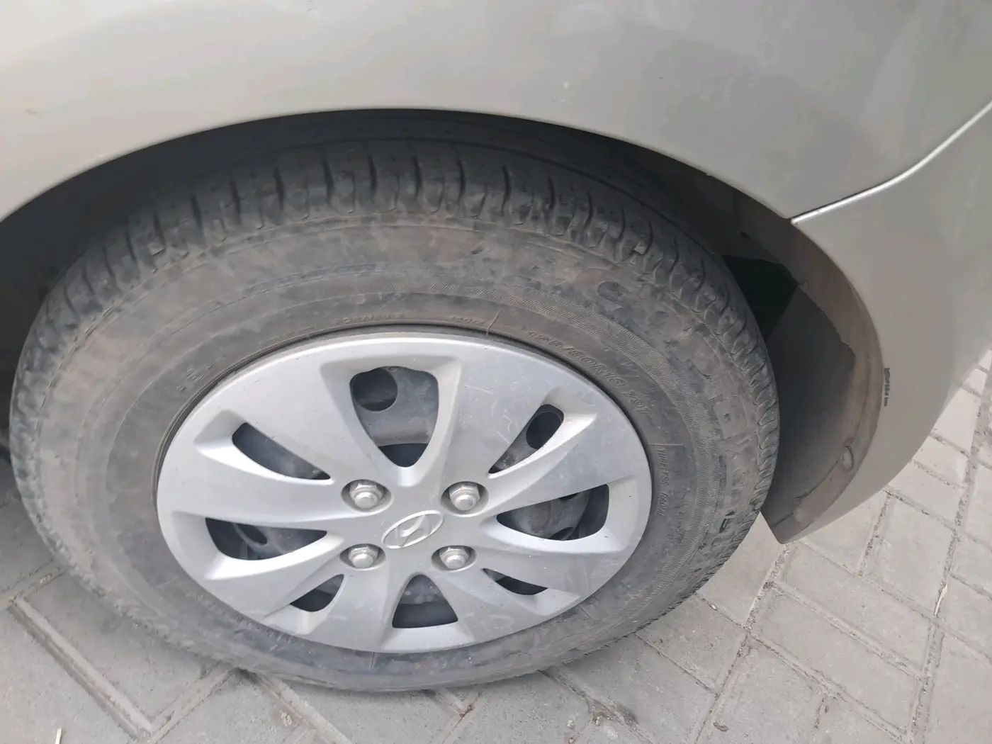 2012 Hyundai i10 SPORTZ 1.2, Petrol, Manual, 72,757 km, tyre