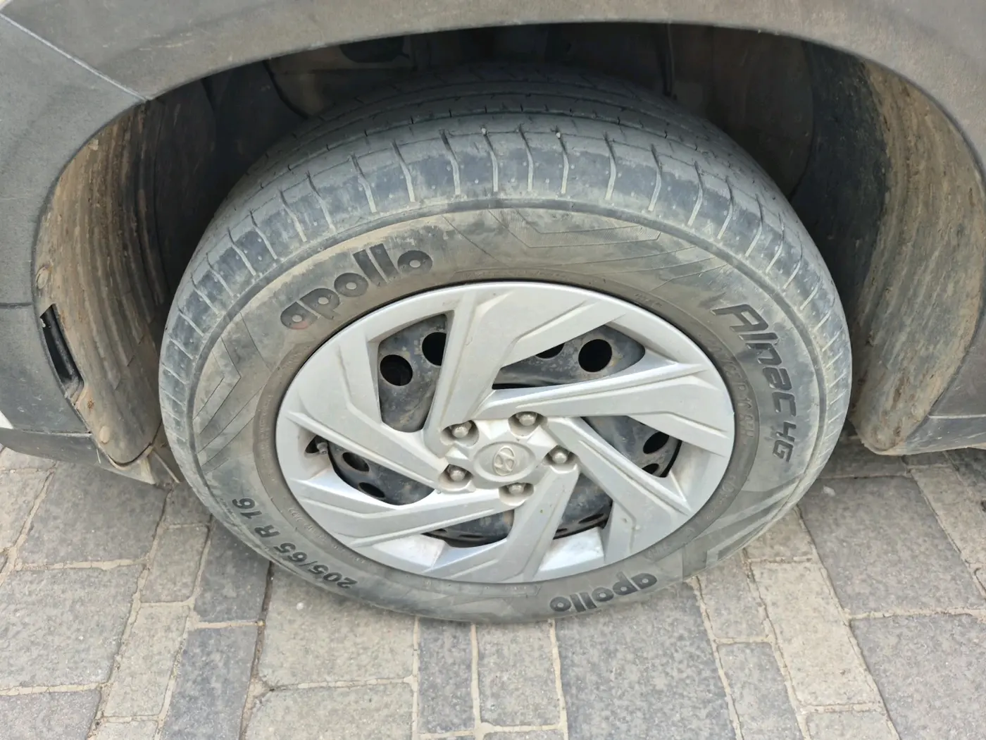 2022 Hyundai Creta E 1.5 PETROL, Petrol, Manual, 44,260 km, tyre