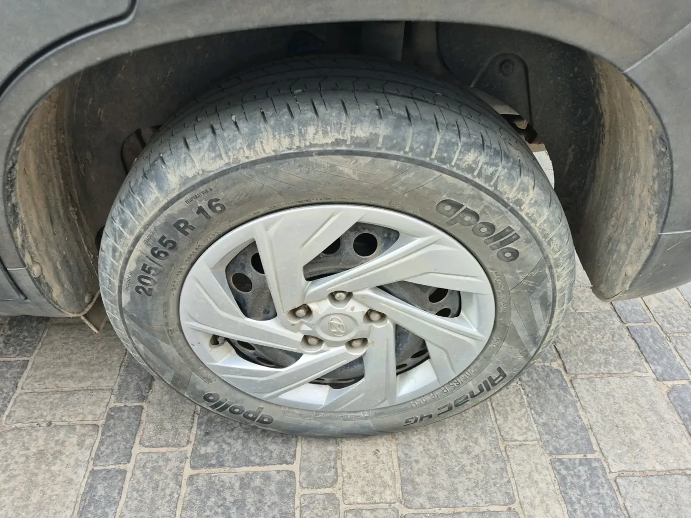 2022 Hyundai Creta E 1.5 PETROL, Petrol, Manual, 44,260 km, tyre