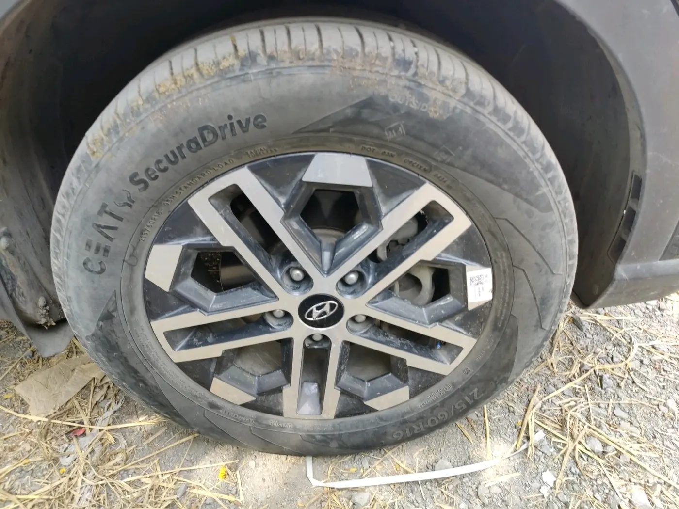 2024 Hyundai VENUE SX (O) 1.0 TURBO DCT, Petrol, Automatic, 27,148 km, tyre