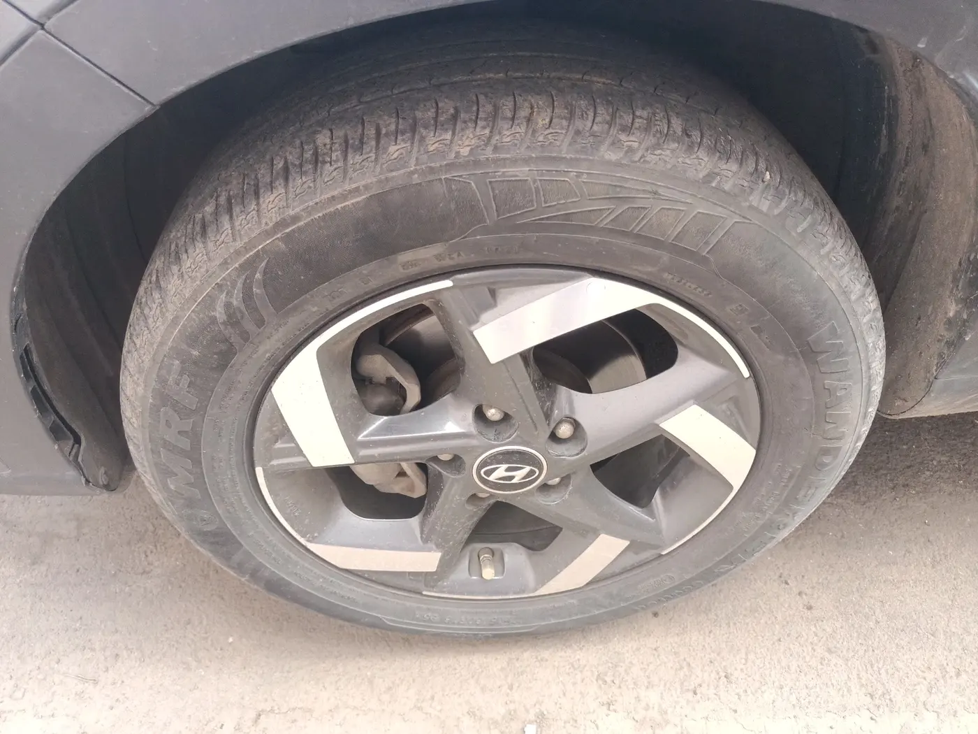 2021 Hyundai VENUE SX PLUS 1.0 TURBO DCT, Petrol, Automatic, 63,987 km, tyre