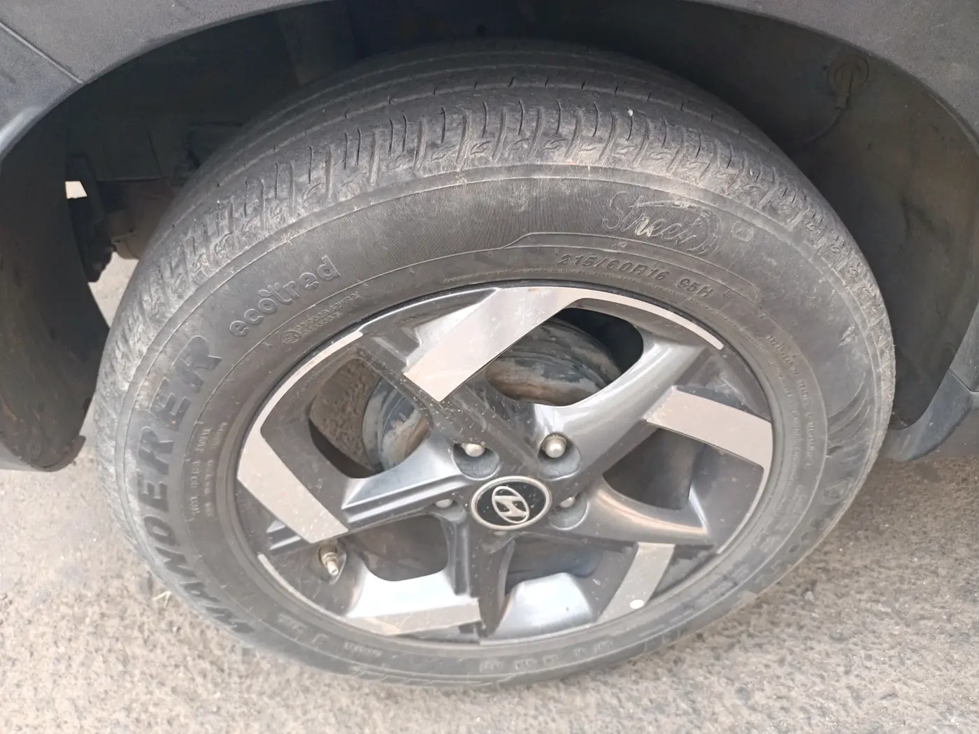 2021 Hyundai VENUE SX PLUS 1.0 TURBO DCT, Petrol, Automatic, 63,987 km, tyre